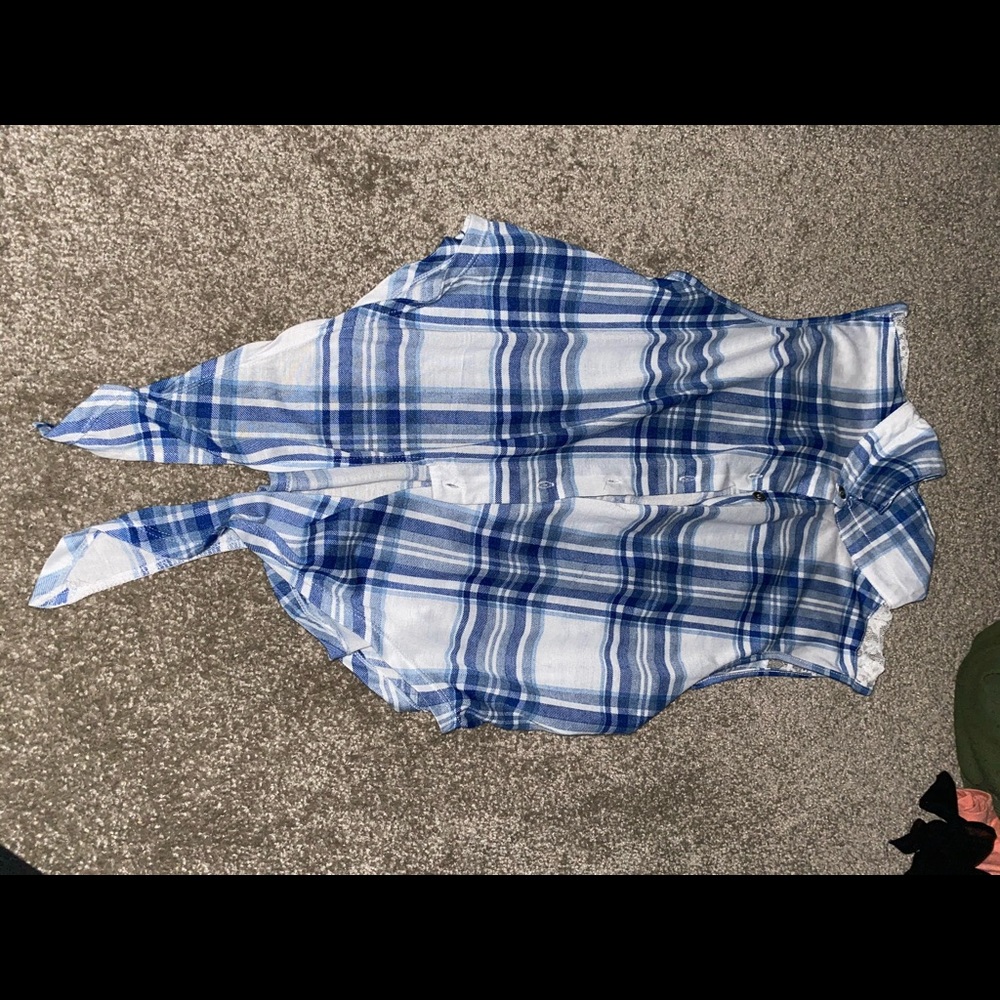 Plaid sleeveless front tie and lace back top